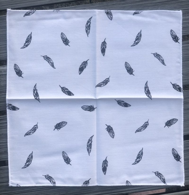 Mouchoirs en tissus plumes NB